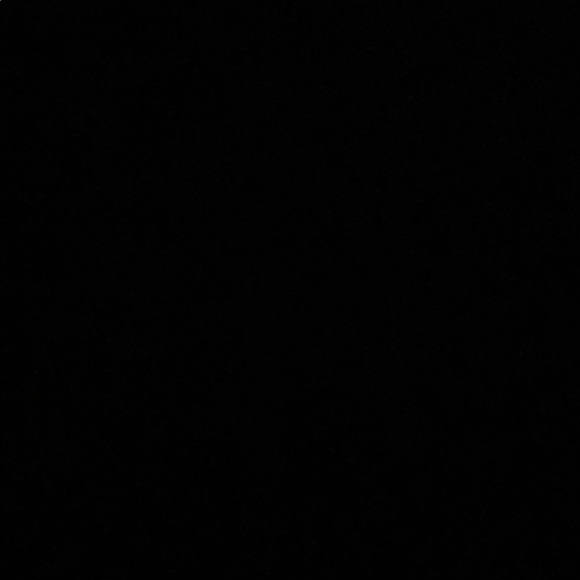 Meet your Posher, Oceane - Picture 1 of 1